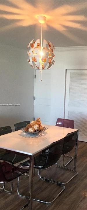 401 69th St 905, Miami Beach, פלורידה 33141, ארצות הברית של אמריקה