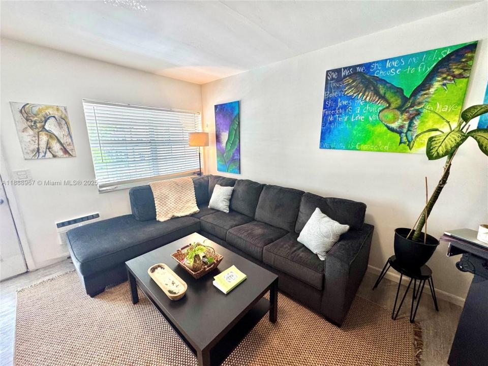 330 74th St 15, Miami Beach, Florida 33141, Estados Unidos