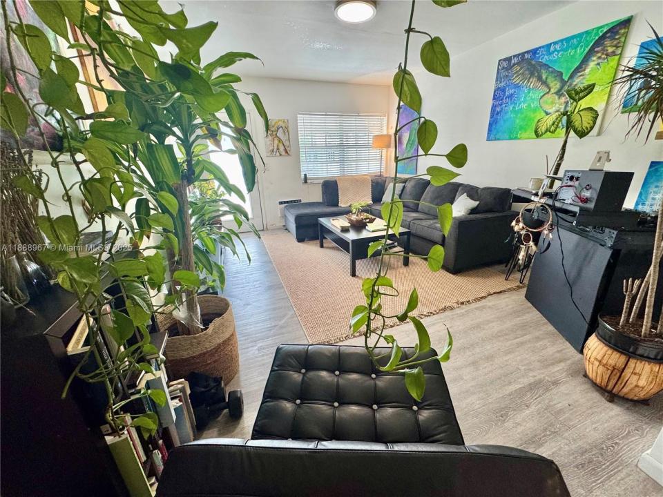 330 74th St 15, Miami Beach, Florida 33141, Estados Unidos