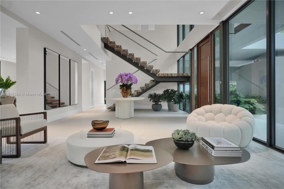 100 Hampton Ln, Key Biscayne, Florida 33149