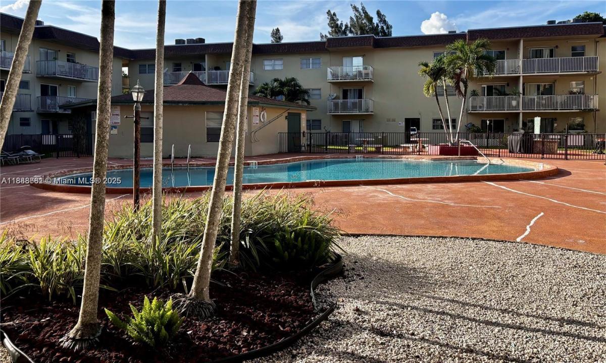 7505 SW 82nd St 318, Miami, Florida 33143, Stati Uniti