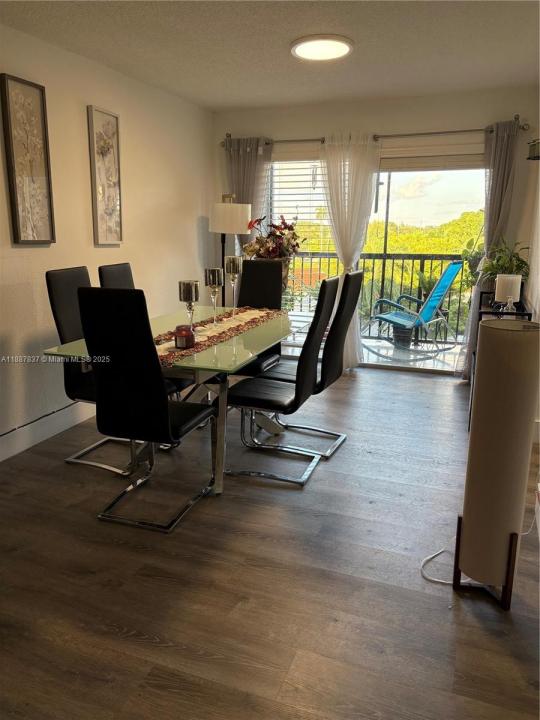 30 E 39 325, Hialeah, Florida 33013