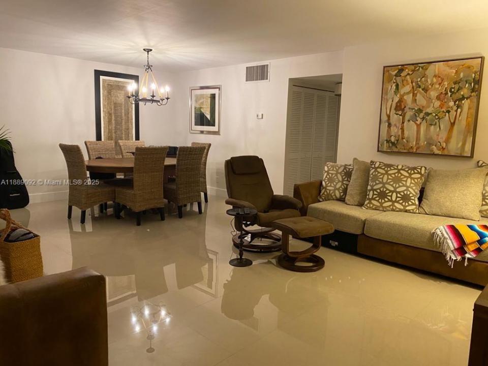 8301 SW 157th Ave 204, Miami, Florida 33193, HOA KỲ