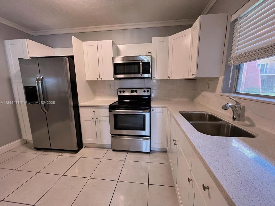 13715 Kendale Lakes Cir A-116, Miami, Флорида 33183, Соединенные Штаты