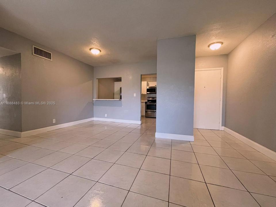 13715 Kendale Lakes Cir A-116, Miami, Флорида 33183, Соединенные Штаты