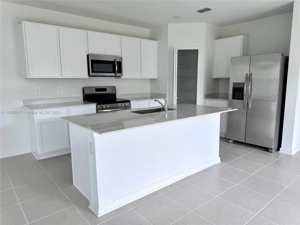 3514 KIMBROUGH DR ., Lake Wales, Florida 33853