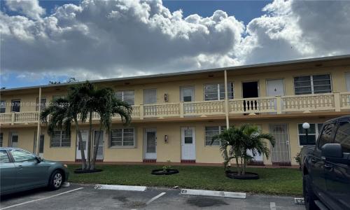 160 NE 203rd Ter E31, Miami Gardens, Florida 33179, USA