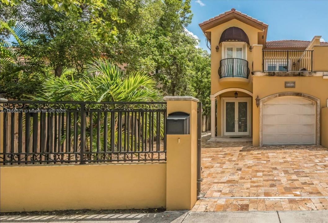 3065 Allamanda Street, Coconut Grove, Florida 33133, USA