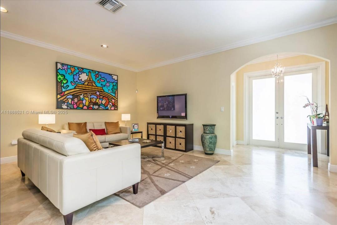 3065 Allamanda Street, Coconut Grove, Florida 33133, USA