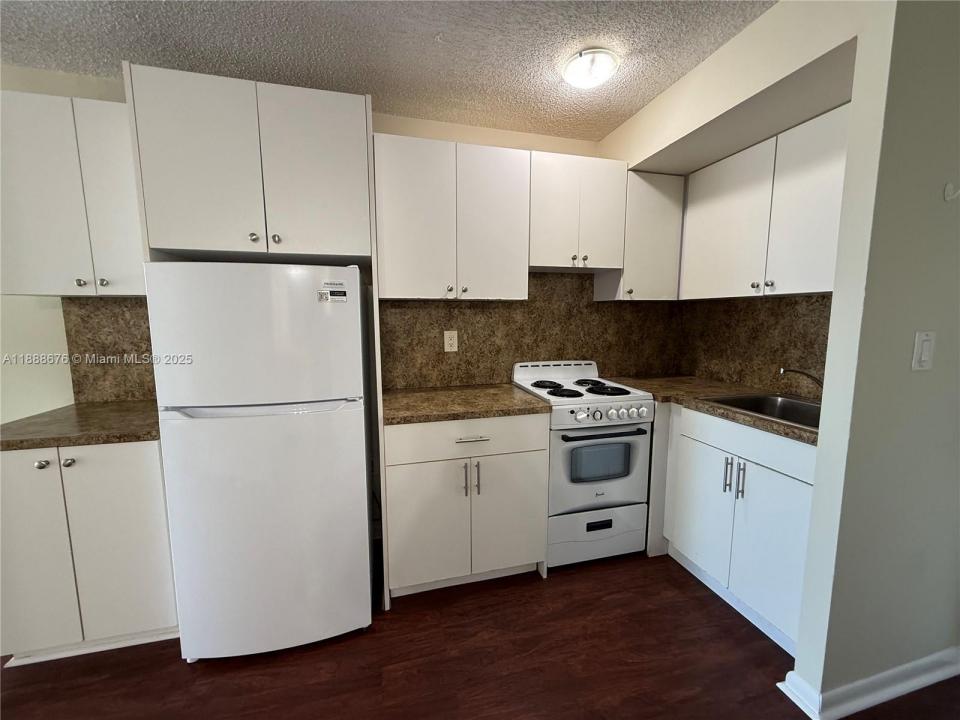 750 NE 195th St 231, Miami, Florida 33179, Stati Uniti