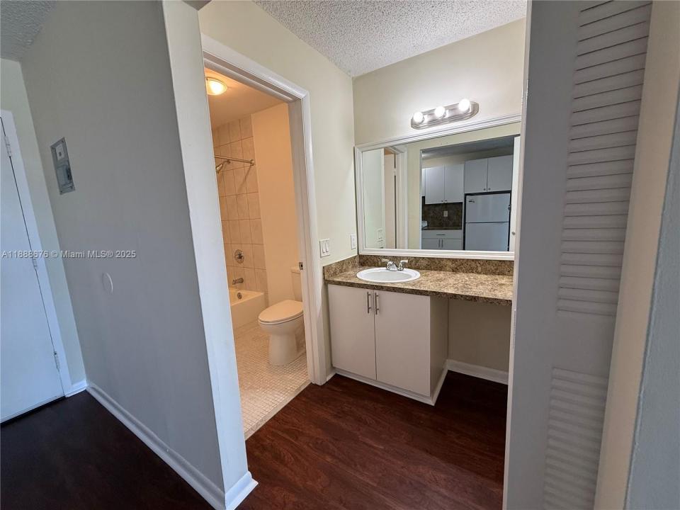 750 NE 195th St 231, Miami, Florida 33179, Stati Uniti