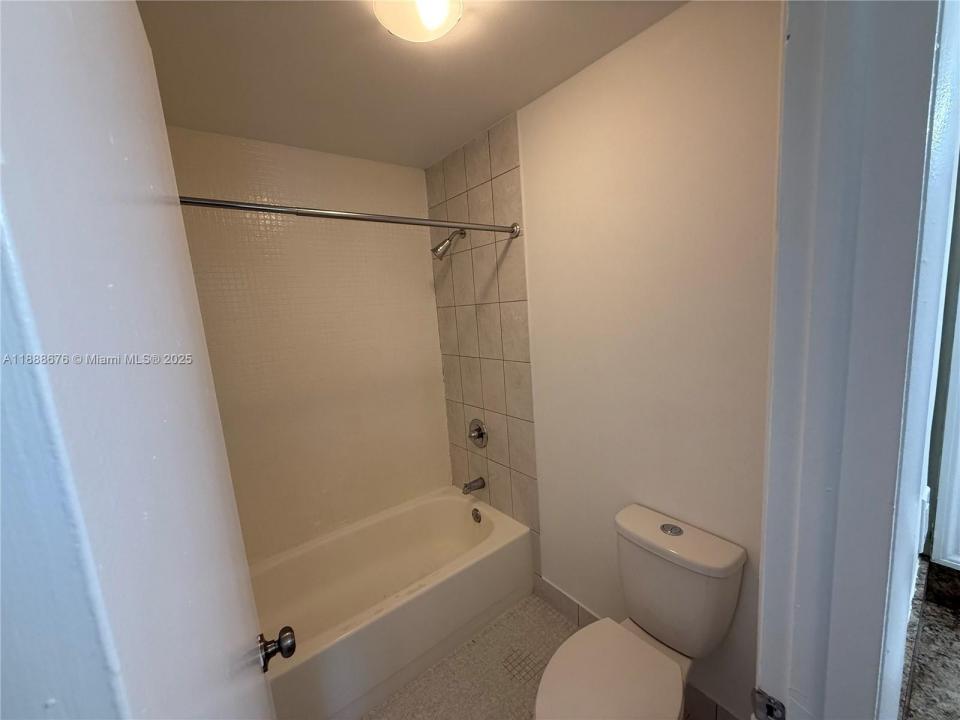 750 NE 195th St 231, Miami, Florida 33179, Stati Uniti