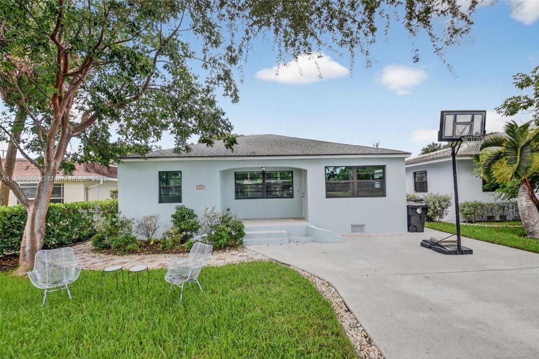 1027 S Palmway, Lake Worth, פלורידה 33460, ארצות הברית של אמריקה 