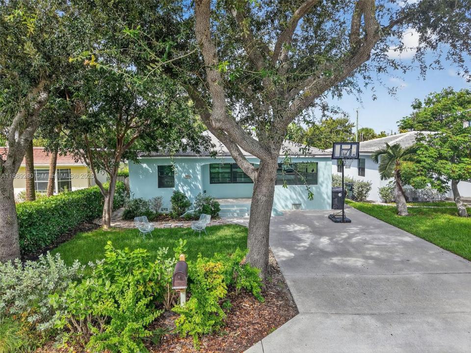 1027 S Palmway, Lake Worth, פלורידה 33460, ארצות הברית של אמריקה 