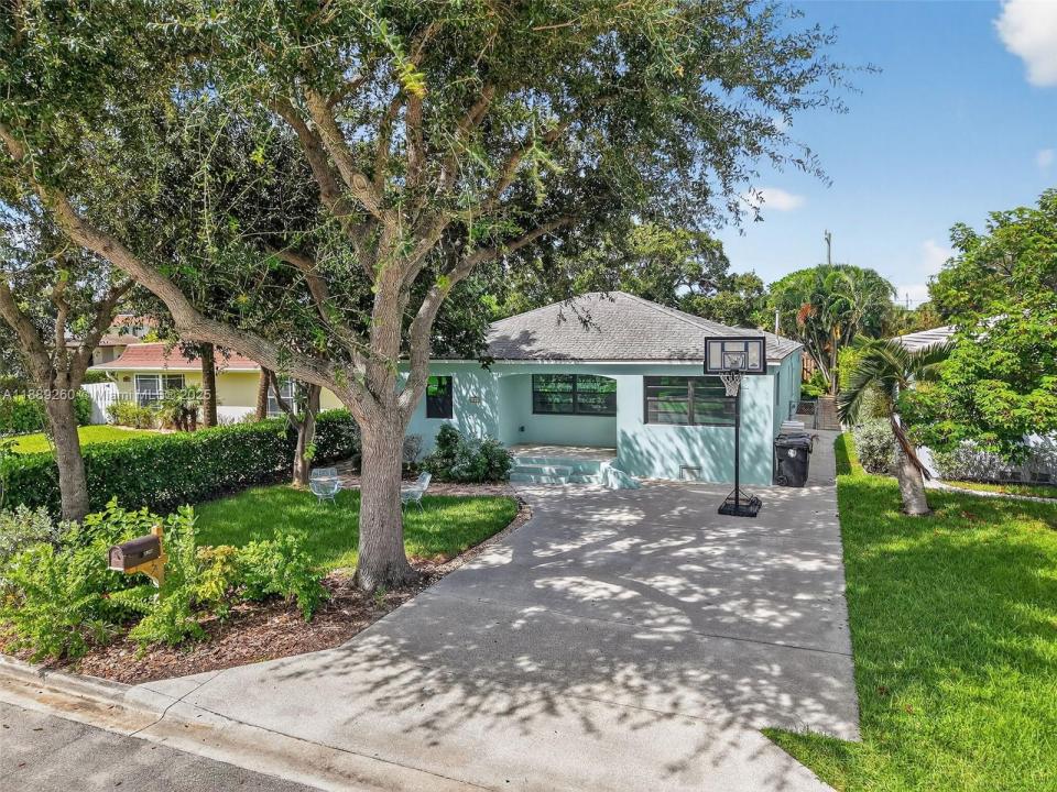 1027 S Palmway, Lake Worth, פלורידה 33460, ארצות הברית של אמריקה 