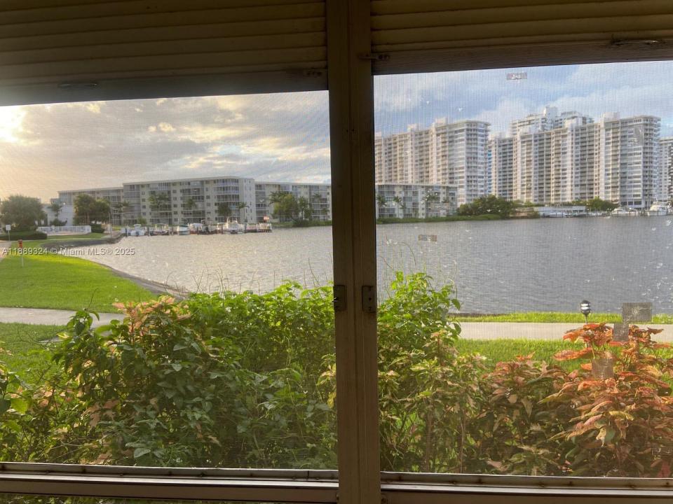 2929 Point East Dr A108, Aventura, フロリダ 33160, アメリカ合衆国