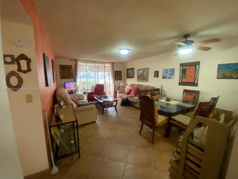 2929 Point East Dr A108, Aventura, フロリダ 33160, アメリカ合衆国