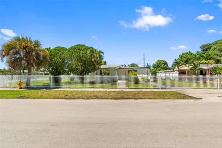 18800 NW 39th Ct, Miami Gardens, Florida 33055, USA