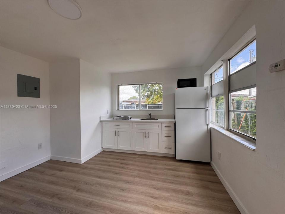 481 E 31st St 1, Hialeah, 플로리다 33013, 미국