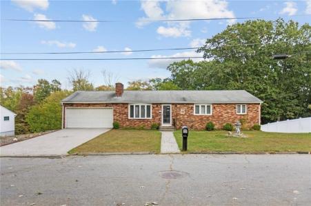 73 Grandview Drive, Cumberland, RI 02864, USA