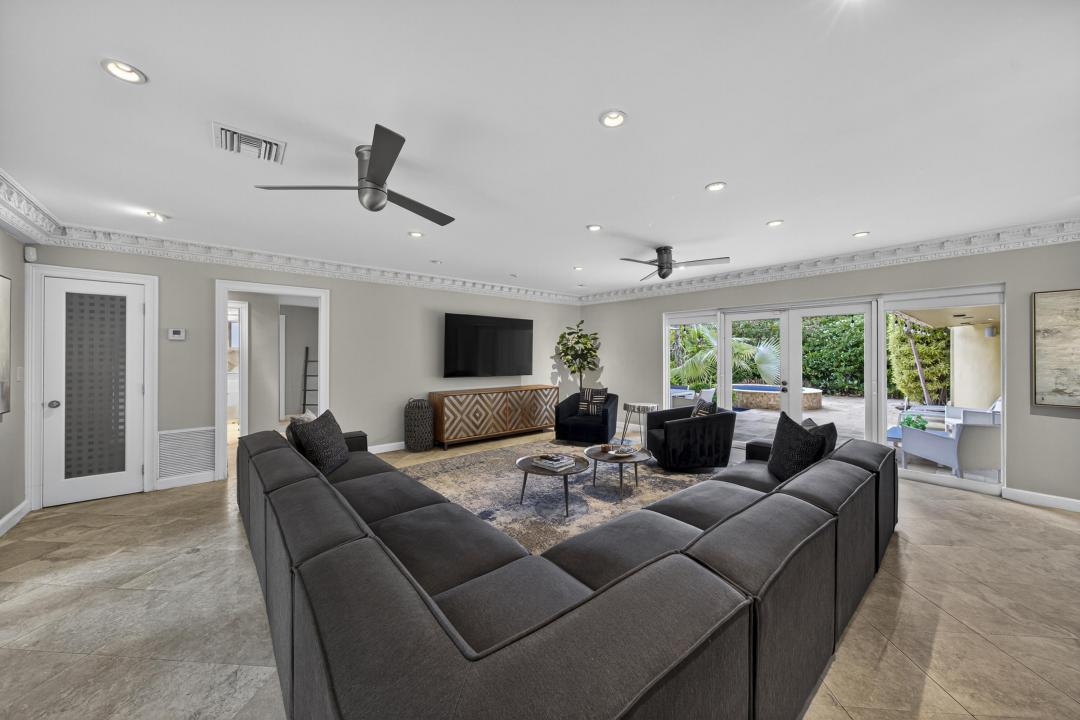 4401 NE 19 Avenue, Oakland Park, Florida 33308