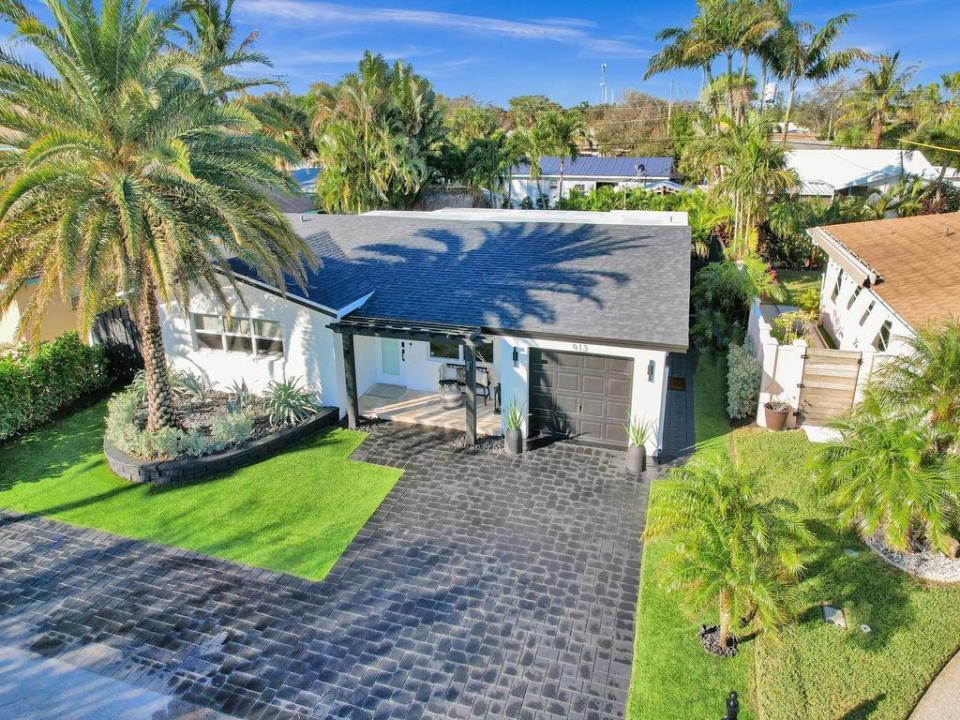 913 S Lakeside Place, Lantana, Florida 33462