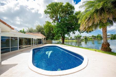 9881 SW 1st Ct, Plantation, Florida 33324