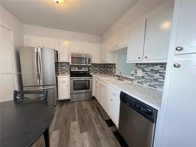 301 NE 14th Ave 608, Hallandale Beach, Florida 33009, USA