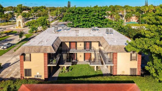 2335 NE 172nd St 8, North Miami Beach, Florida 33160, USA