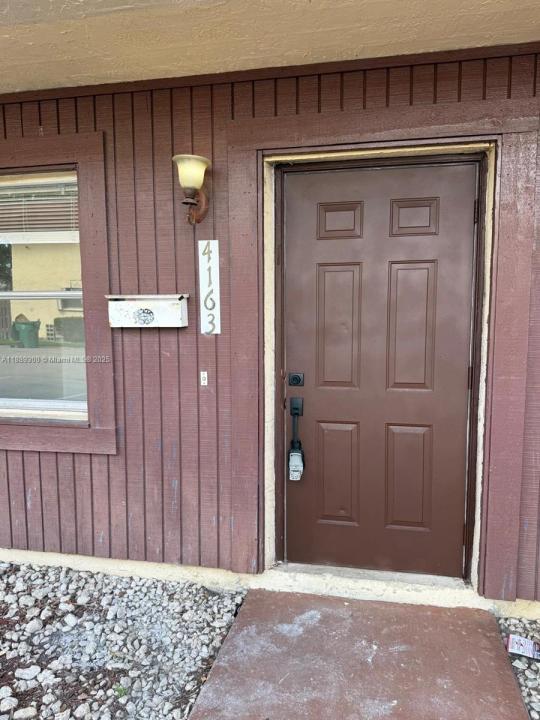 4163 SW 66th Ter 108, Davie, Florida 33314