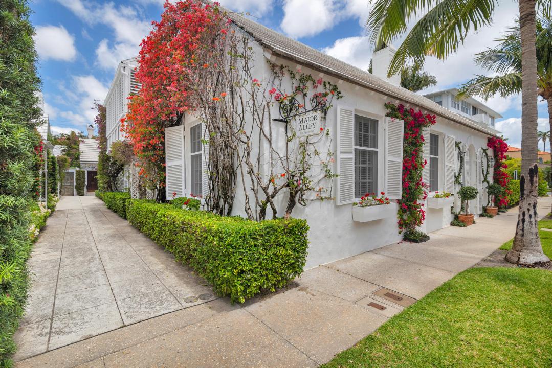 417 Peruvian Avenue 1, Major Alley, Palm Beach, Florida 33480