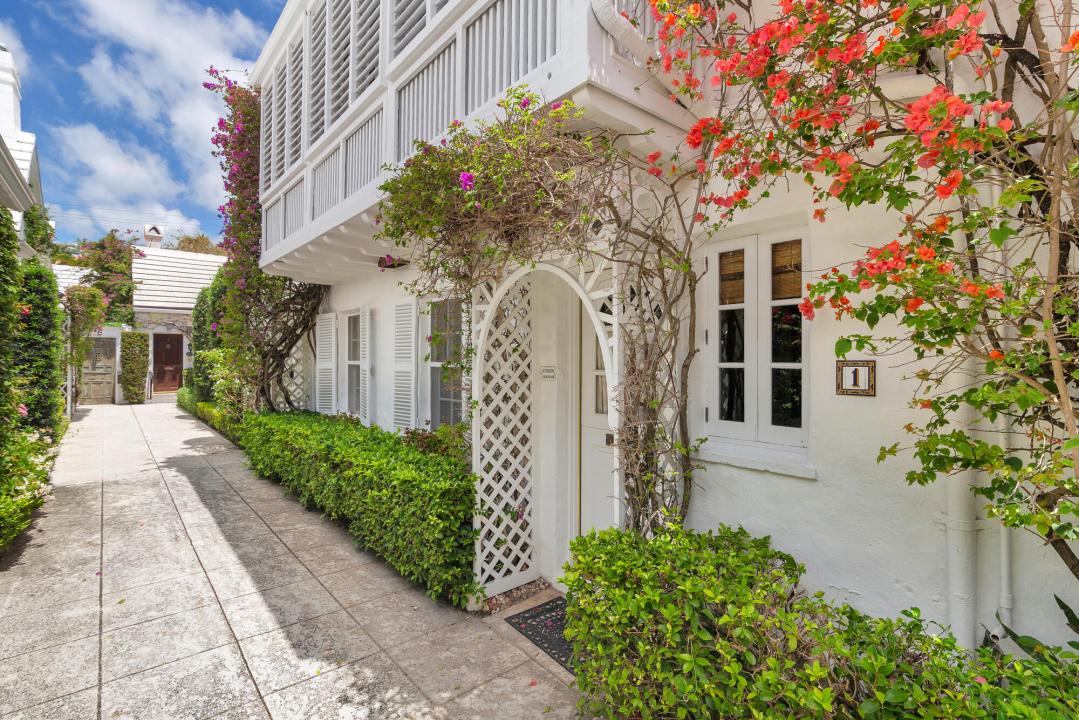 417 Peruvian Avenue 1, Major Alley, Palm Beach, Florida 33480