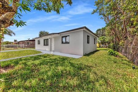 3381 NW 210th Ter, Miami Gardens, Florida 33056, USA