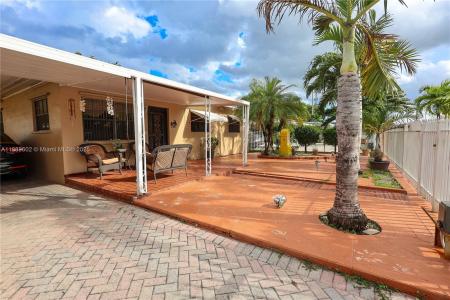 2541 W 10th Ave, Hialeah, Florida 33010, USA