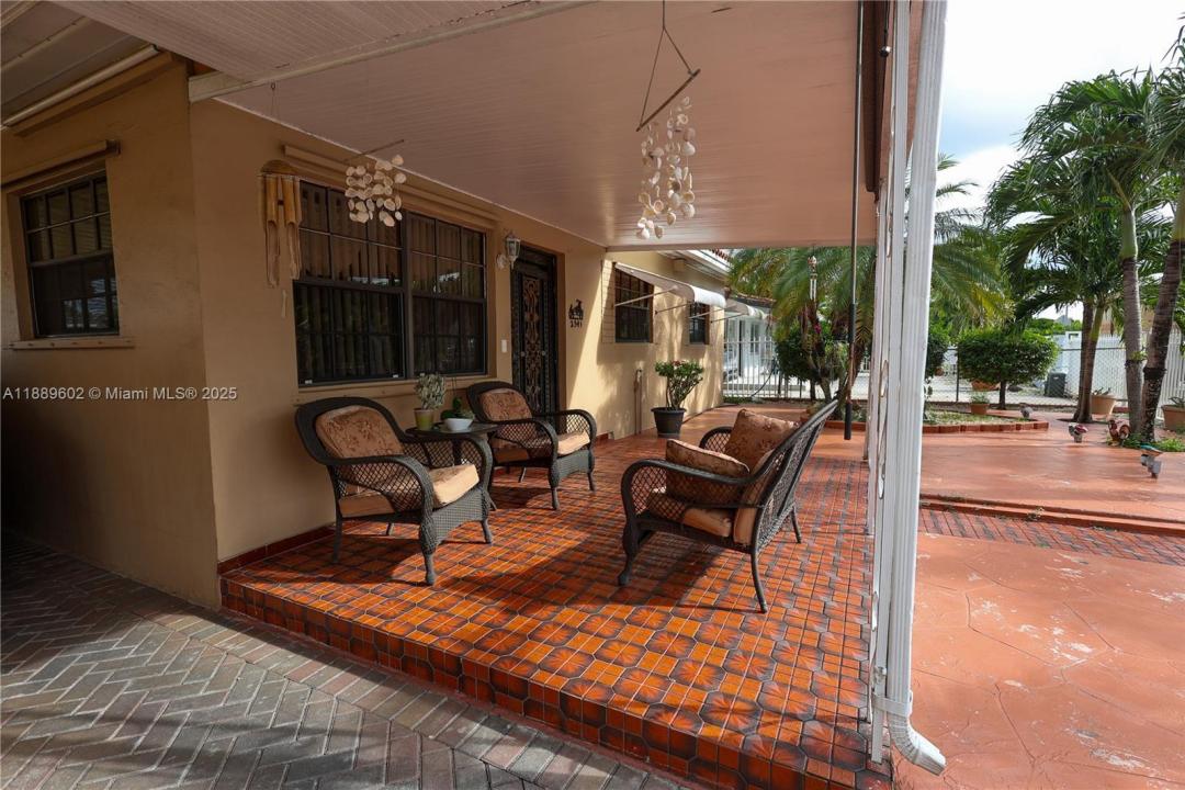 2541 W 10th Ave, Hialeah, Florida 33010