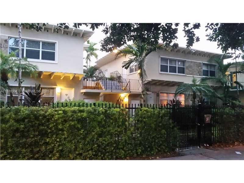 990 Meridian Ave -, Miami Beach, Florida 33139