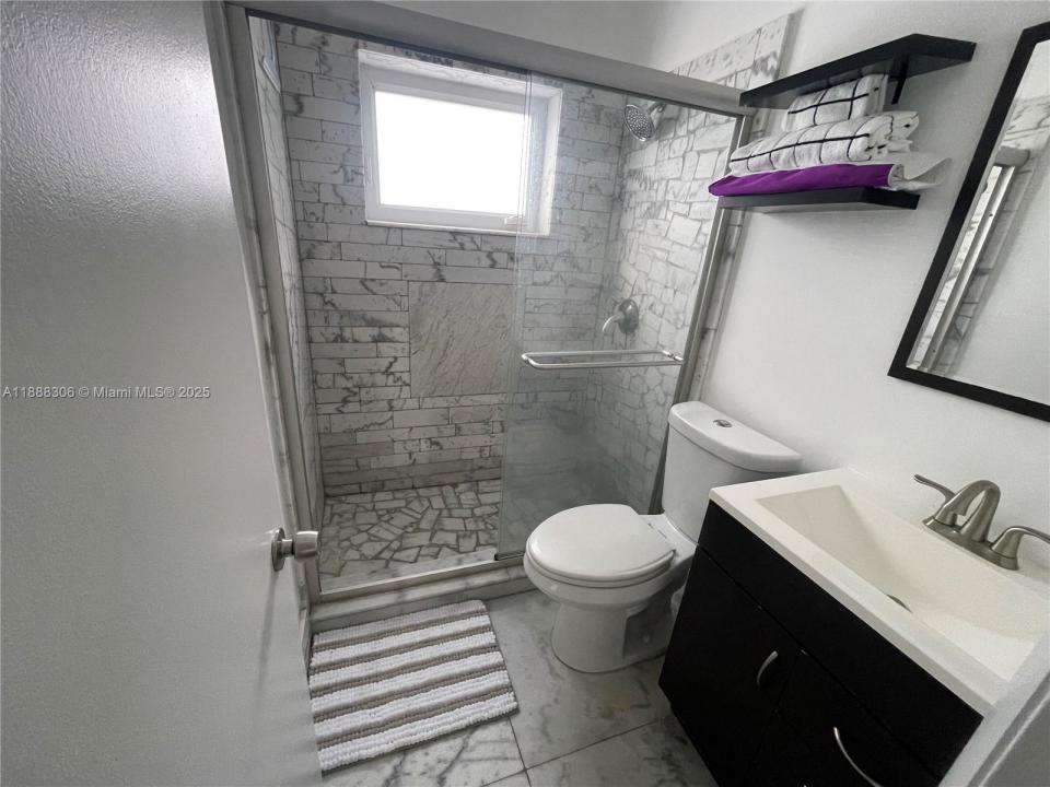 990 Meridian Ave -, Miami Beach, Florida 33139