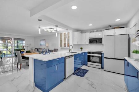 205 SE 11th Ter 101, Dania Beach, Florida 33004, USA