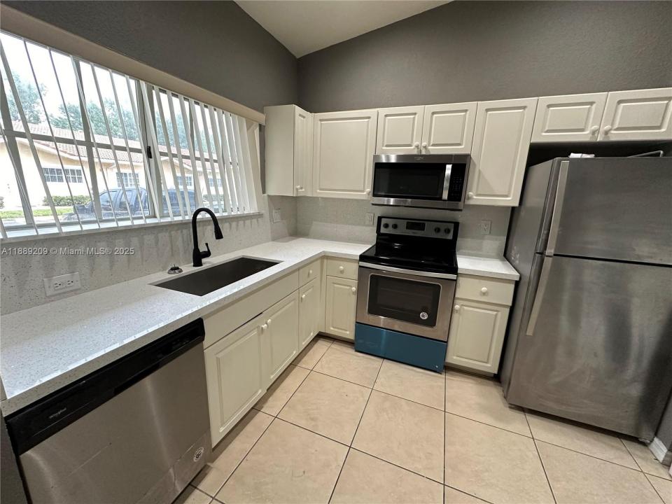 3944 SW 48th Ave, Pembroke Park, Floride 33023, États-Unis