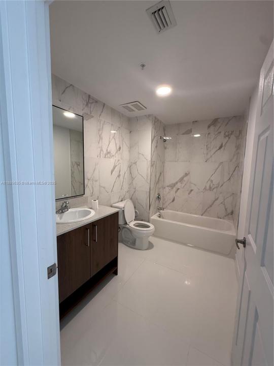 10950 NW 82nd St 215, Doral, Florida 33178