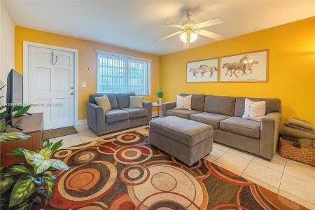 2230 Jackson St 8W, Hollywood, Florida 33020, USA