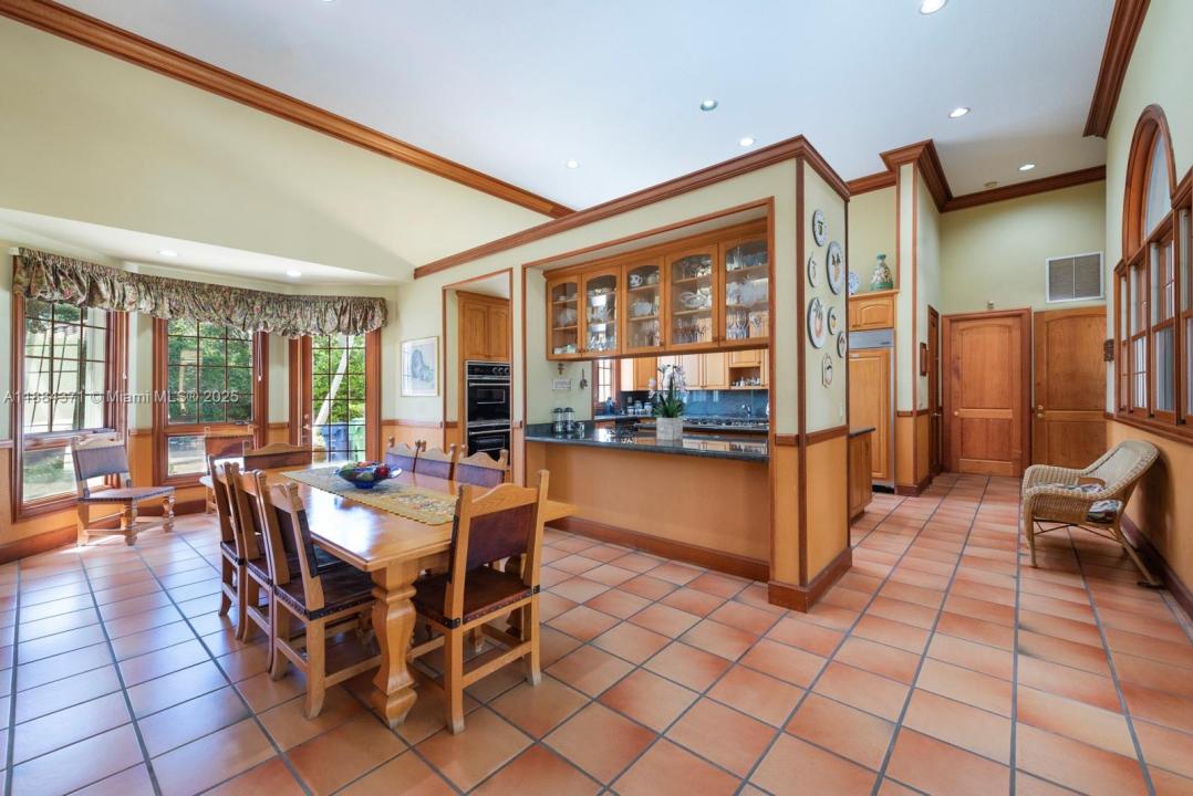 9360 SW 66th St, Miami, Floryda 33173, USA
