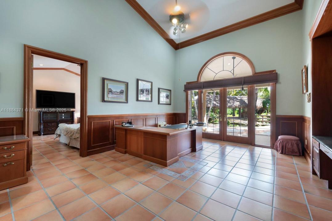 9360 SW 66th St, Miami, Floryda 33173, USA