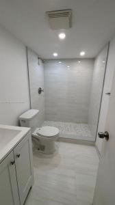 1913 S Ocean Dr 115, Hallandale Beach, Florida 33009, USA