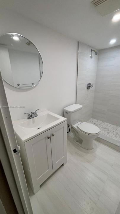 1913 S Ocean Dr 115, Hallandale Beach, Florida 33009, USA