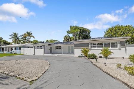 1221 SE 10th St, Deerfield Beach, Florida 33441