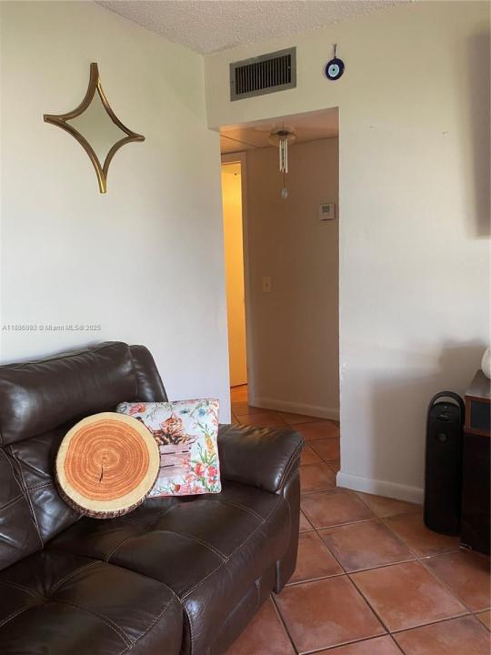 1801 S Treasure Dr 414, North Bay Village, Floride 33141, États-Unis