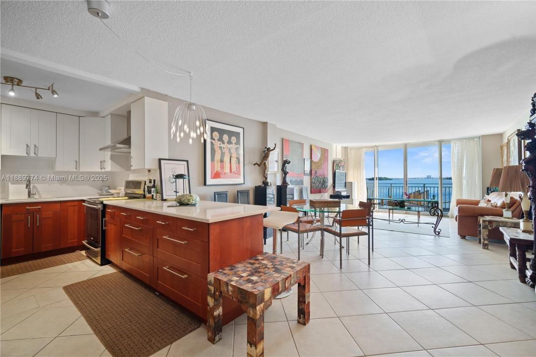 770 NE 69th St 2H, Miami, Flórida 33138, Estados Unidos