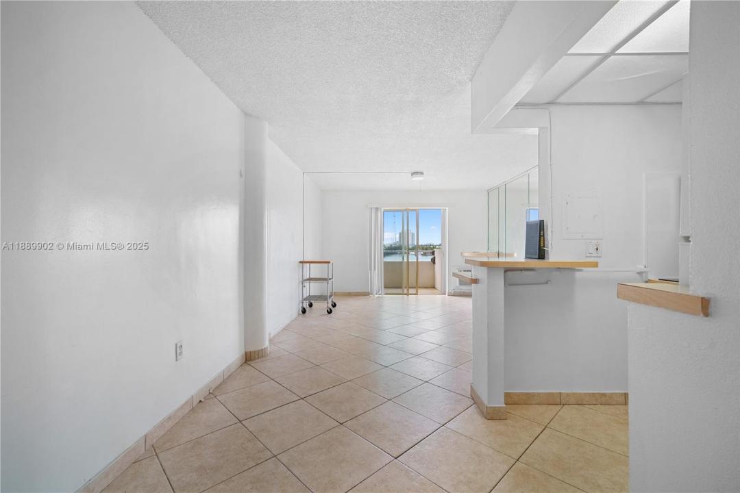 7904 West Dr 405, North Bay Village, Floride 33141, États-Unis