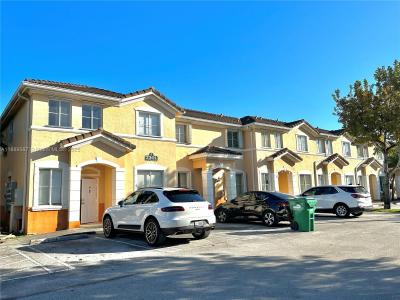 7301 NW 174th Ter 100, Hialeah, Florida 33015, USA